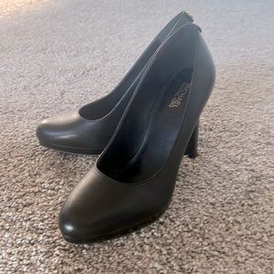 Michael Kors Black pumps